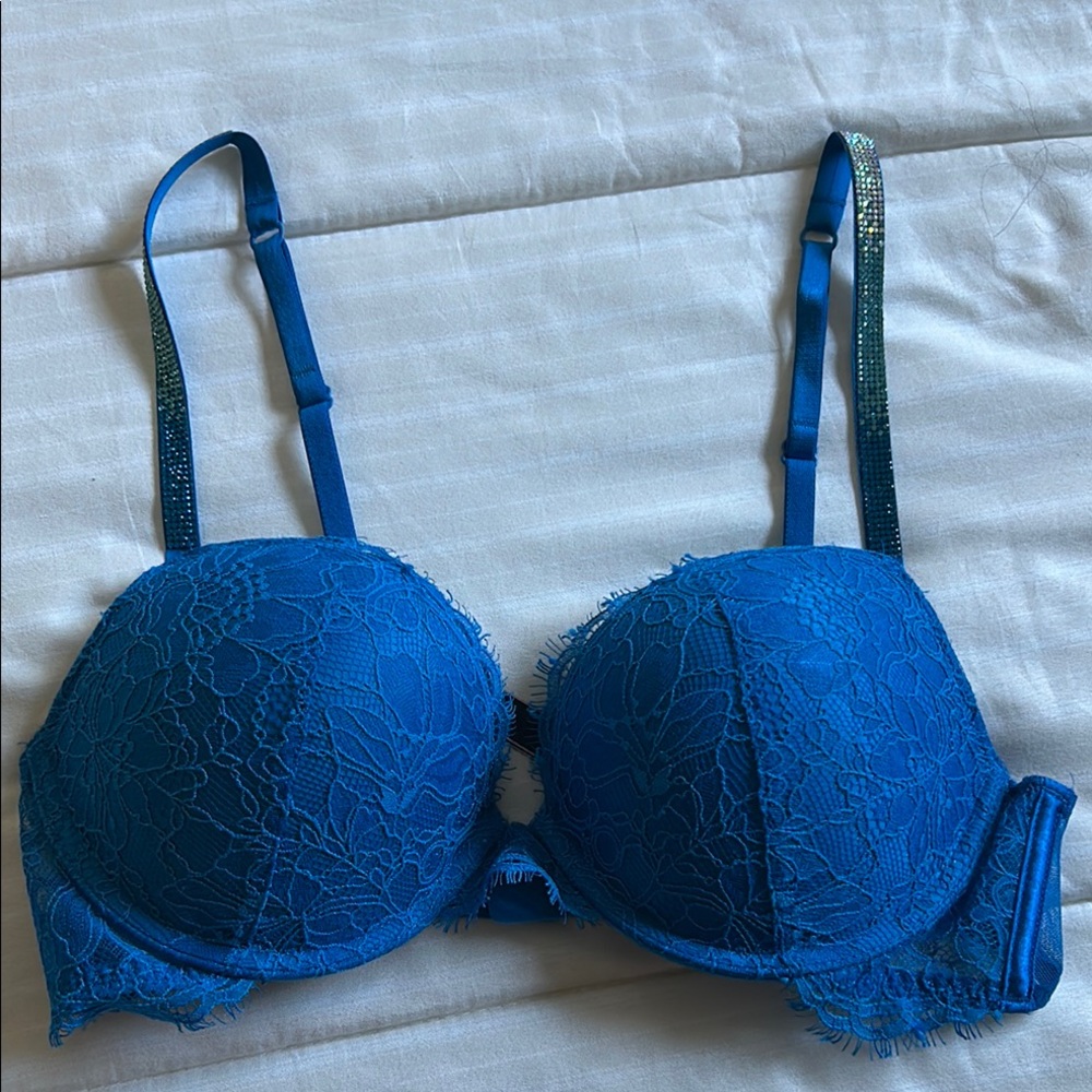 Victoria's Secret Vibrant Blue Lace Bra
